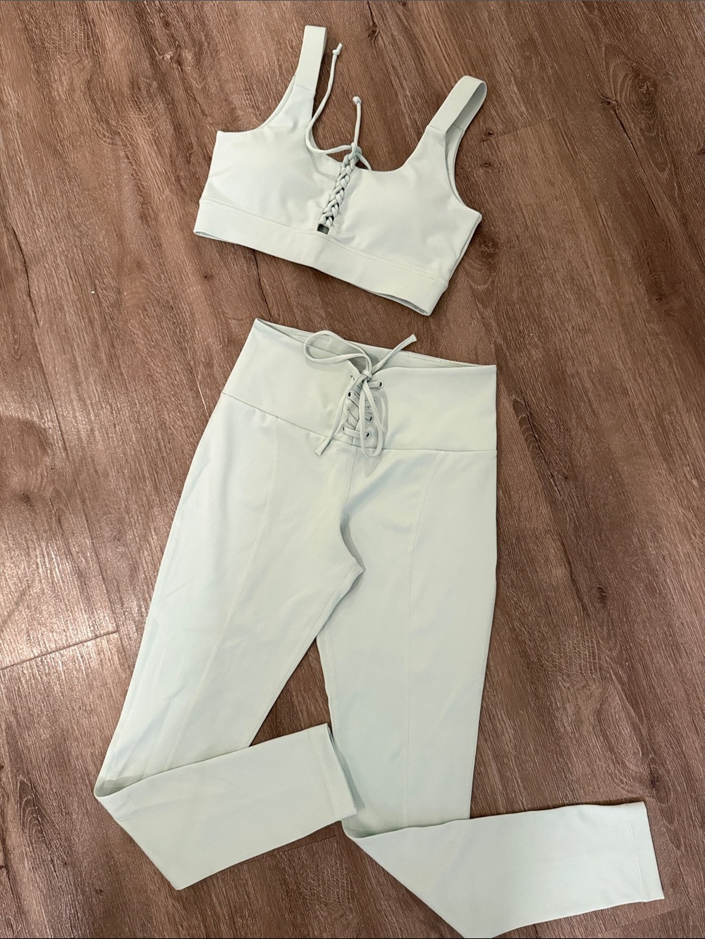 GUESS Lace-Up High-Waist Leggings and Bra Work out Set - Light Mint Green